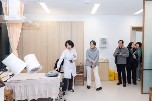 C:\Users\Administrator\Desktop\微信推送2026年第7期（总第429期）\02 行风办公室-南京市中心医院召开院外行风监督员座谈会\图片\26.jpg